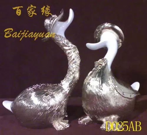 Статуэтки и скульптурный декор D025