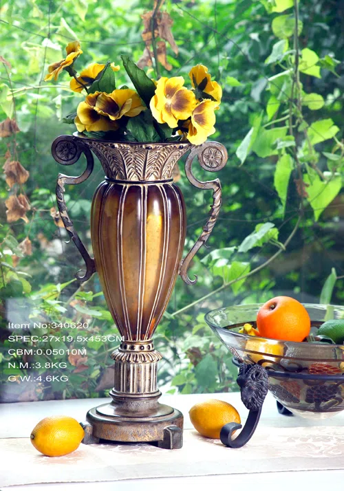 Вазы, кашпо и декоративные сосуды C009