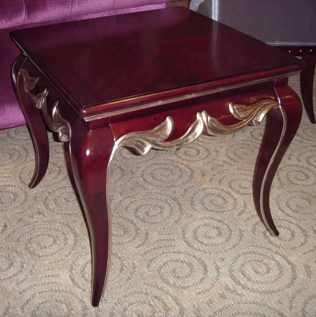 Tables, consoles and tabletops R8726