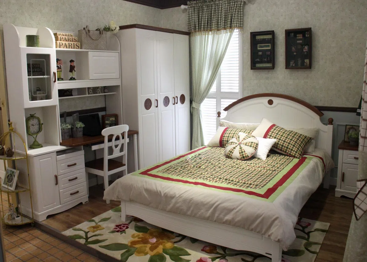 Beds and bedrooms 8A02
