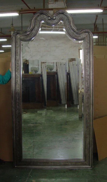 Смешанные каталоги и подборки 115-655112 Floor Mirror
