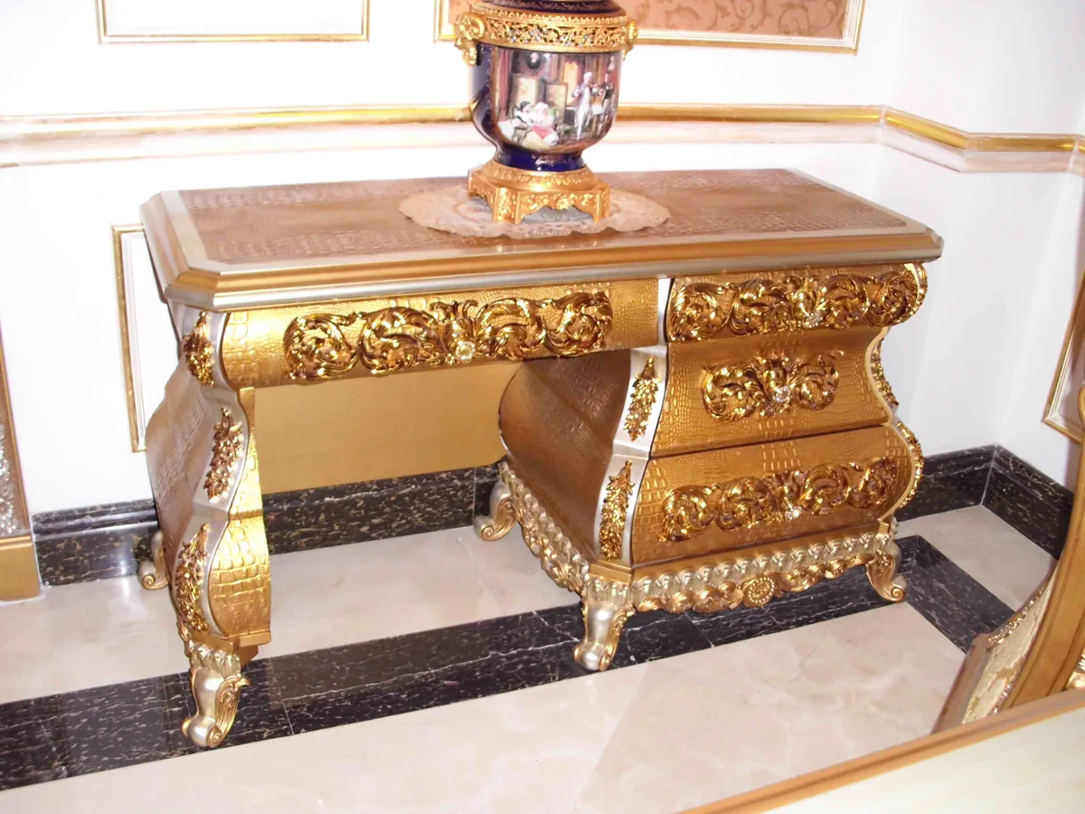 Tables, consoles and tabletops 0A93DE18482F
