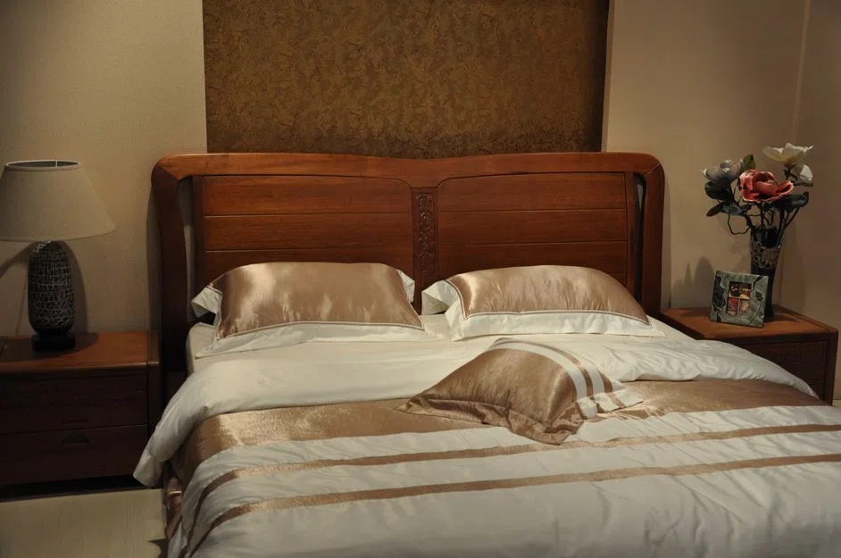 Beds and bedrooms A005