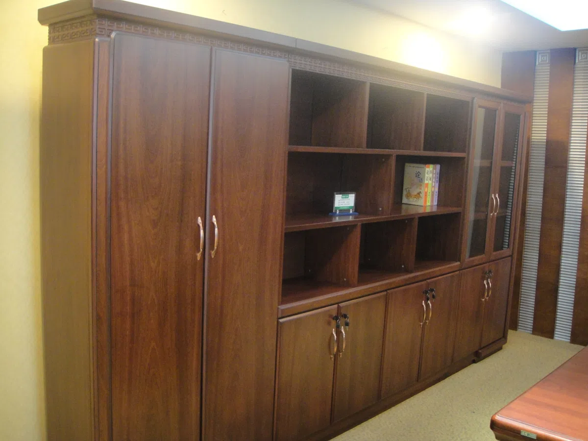 Cabinets, dressers and shelves P08