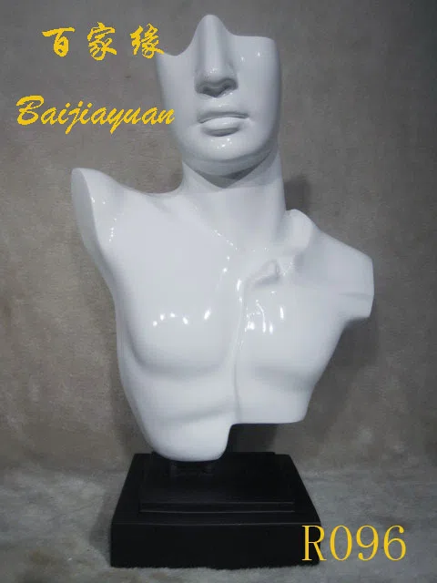 Статуэтки и скульптурный декор R096