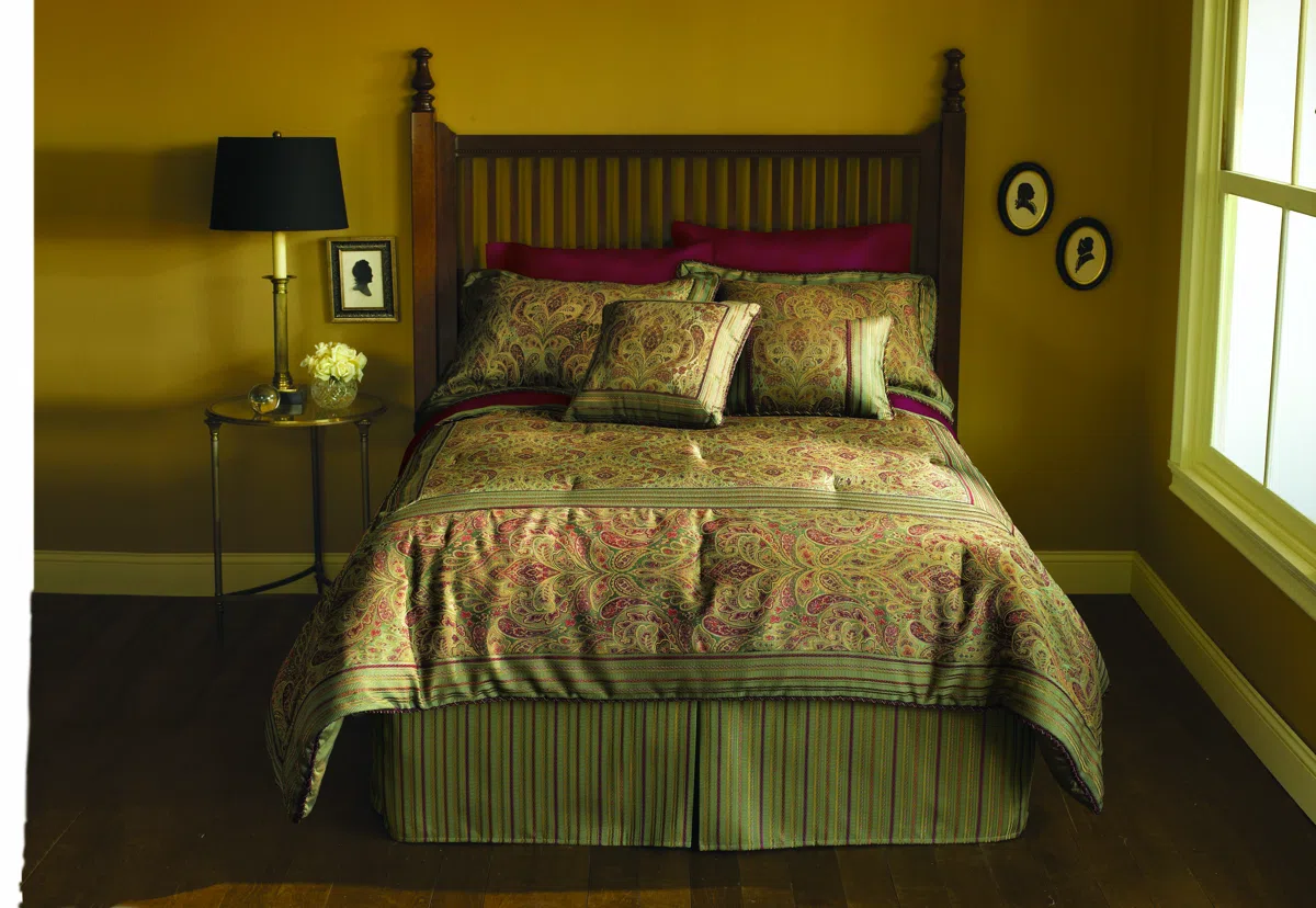 Beds and bedrooms 546461_0590_CLH_D06