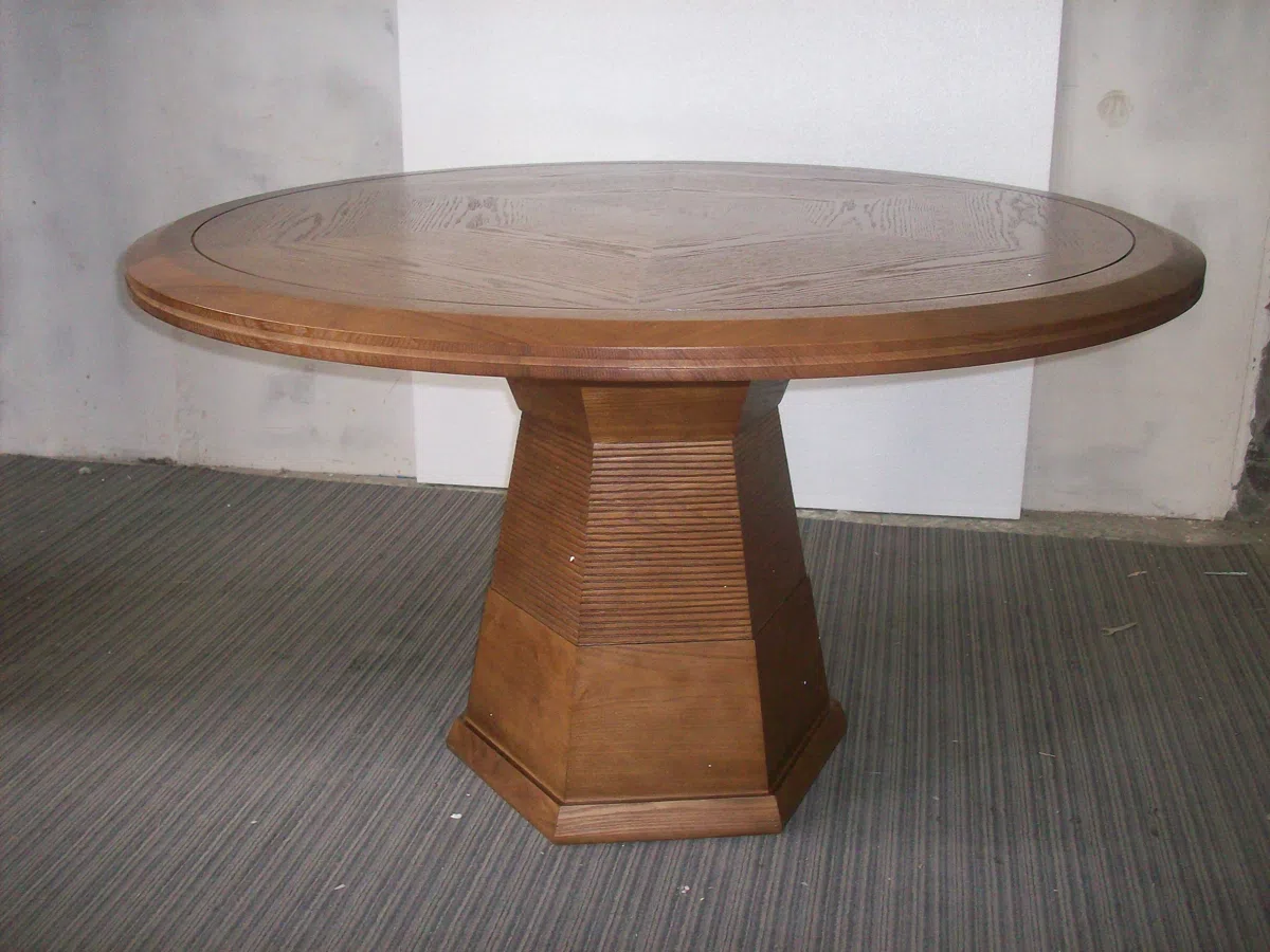 Tables, consoles and tabletops 0E829D94DA07