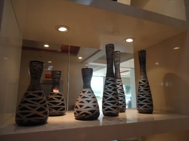 Decor and interior accessory selections DSC03869