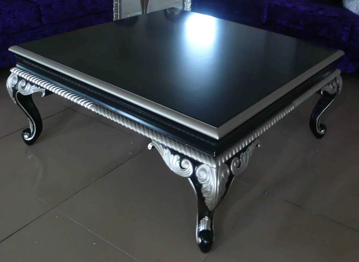 Tables, consoles and tabletops R240
