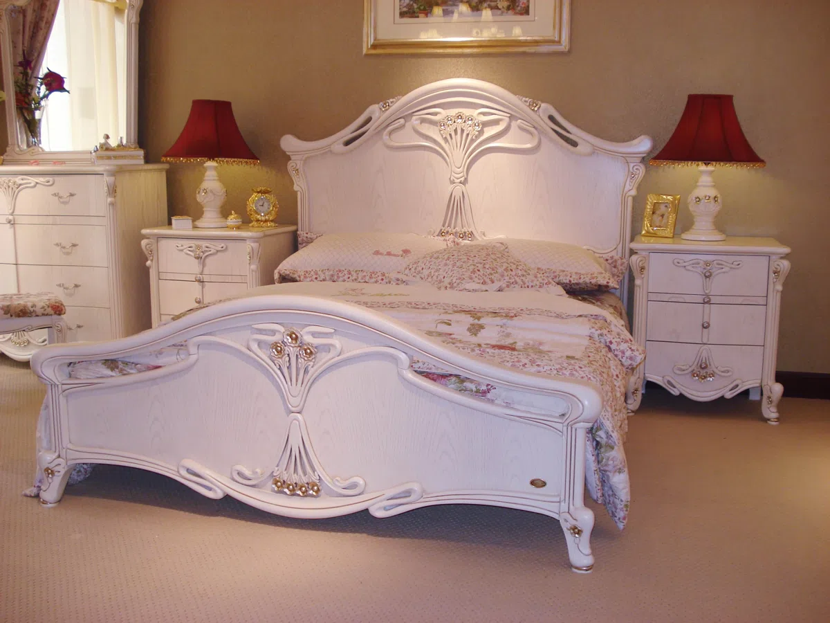 Beds and bedrooms DSC01493