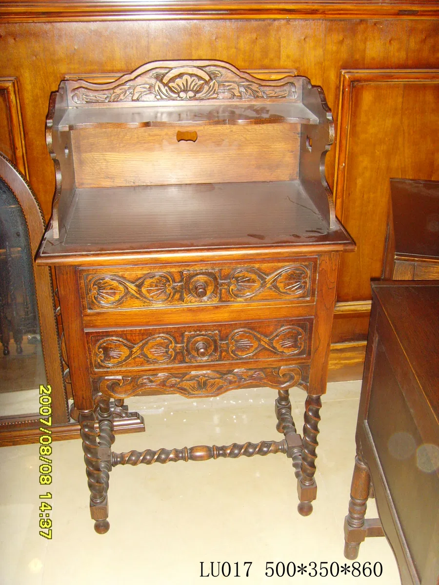 Tables, consoles and tabletops LU017