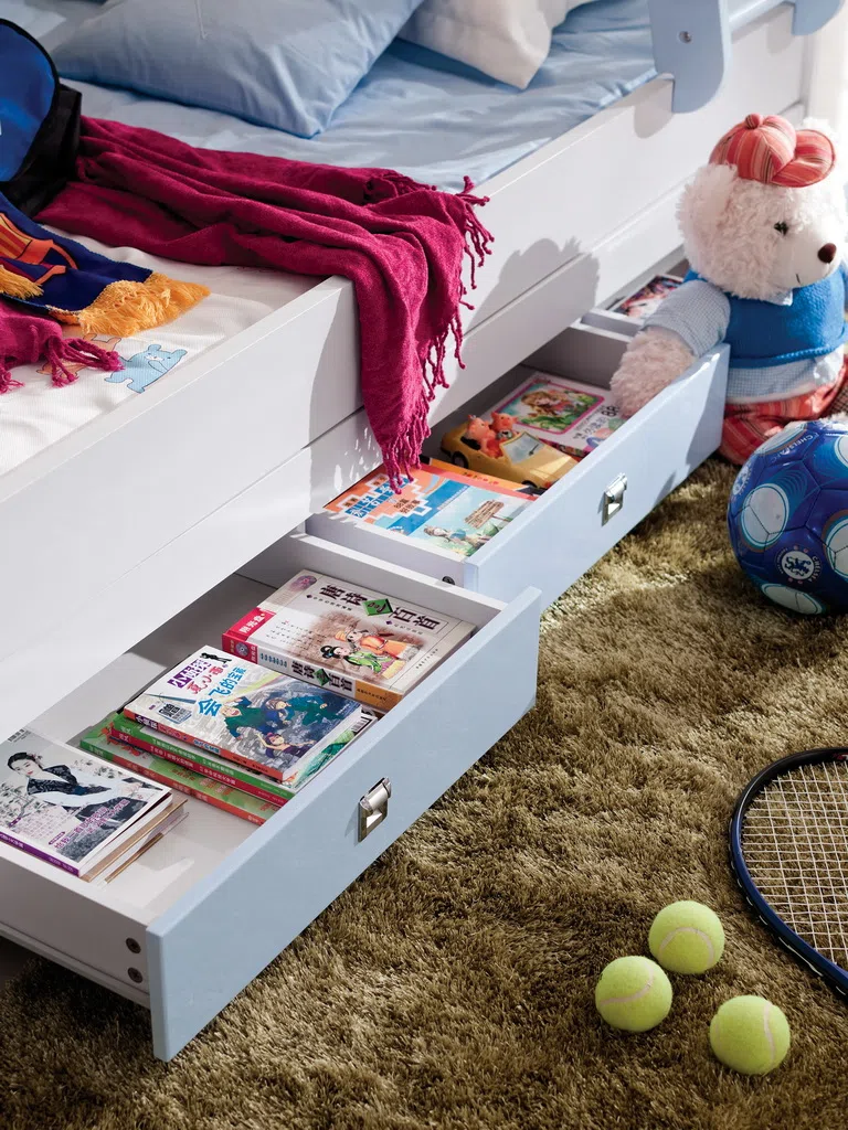 Cabinets, dressers and shelves 616拖床