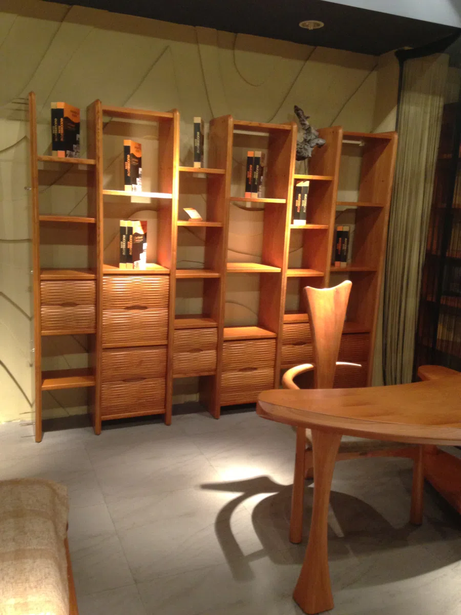 Cabinets, dressers and shelves IMG_1832