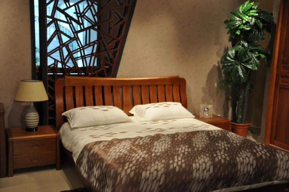 Beds and bedrooms A003