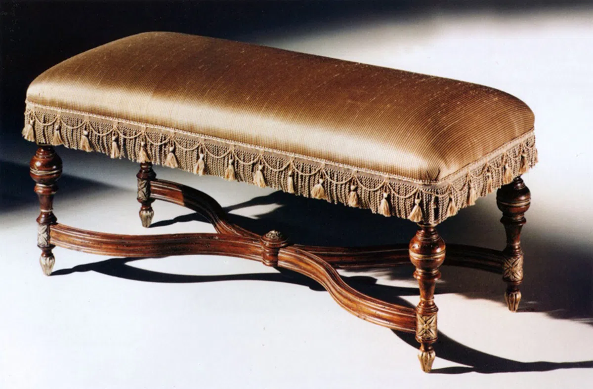 Tables, consoles and tabletops 9679.