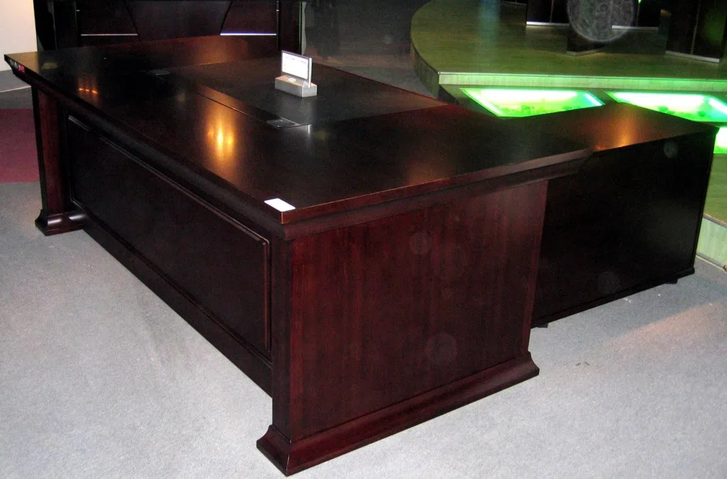 Tables, consoles and tabletops HA8221_0628