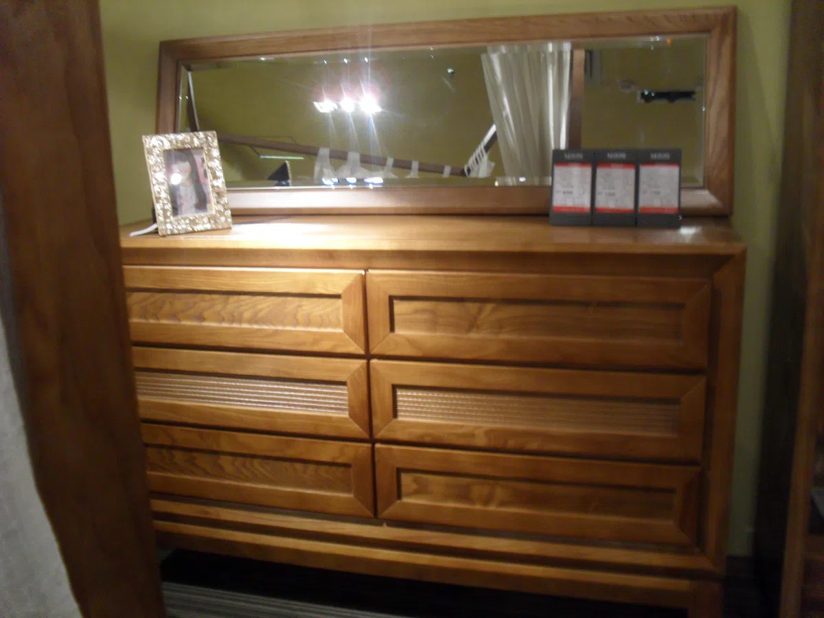 Cabinets, dressers and shelves 1980A5182735