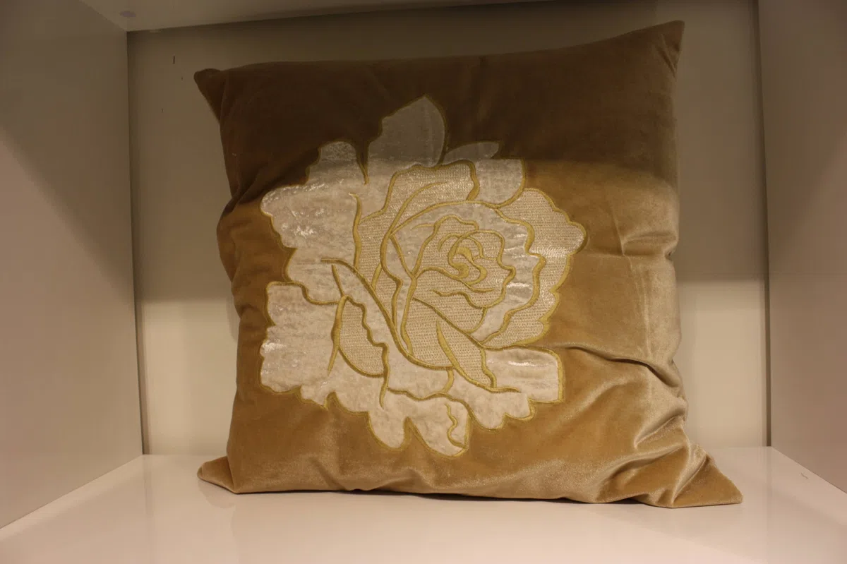 Textiles, curtains and cushions 064-2