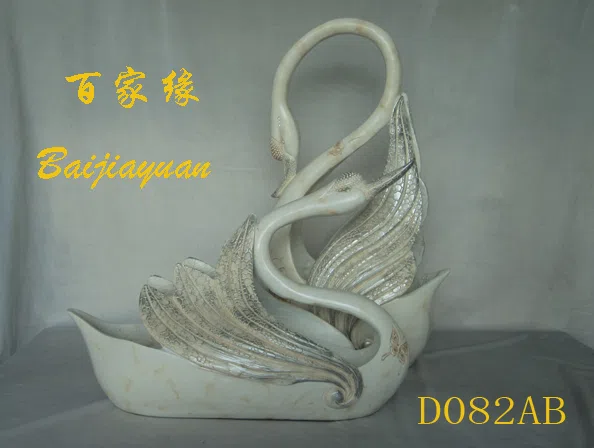 Статуэтки и скульптурный декор D082