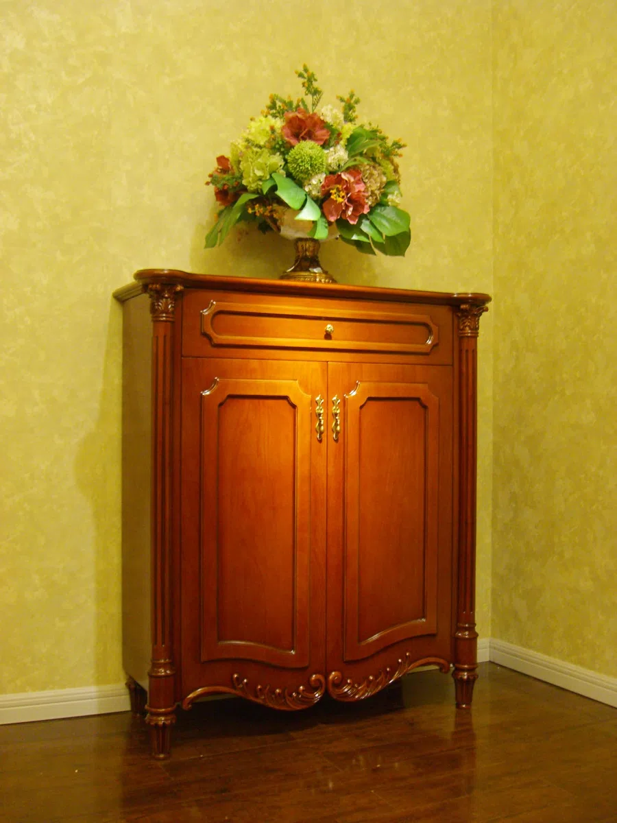 Cabinets, dressers and shelves 1FA3695D579F