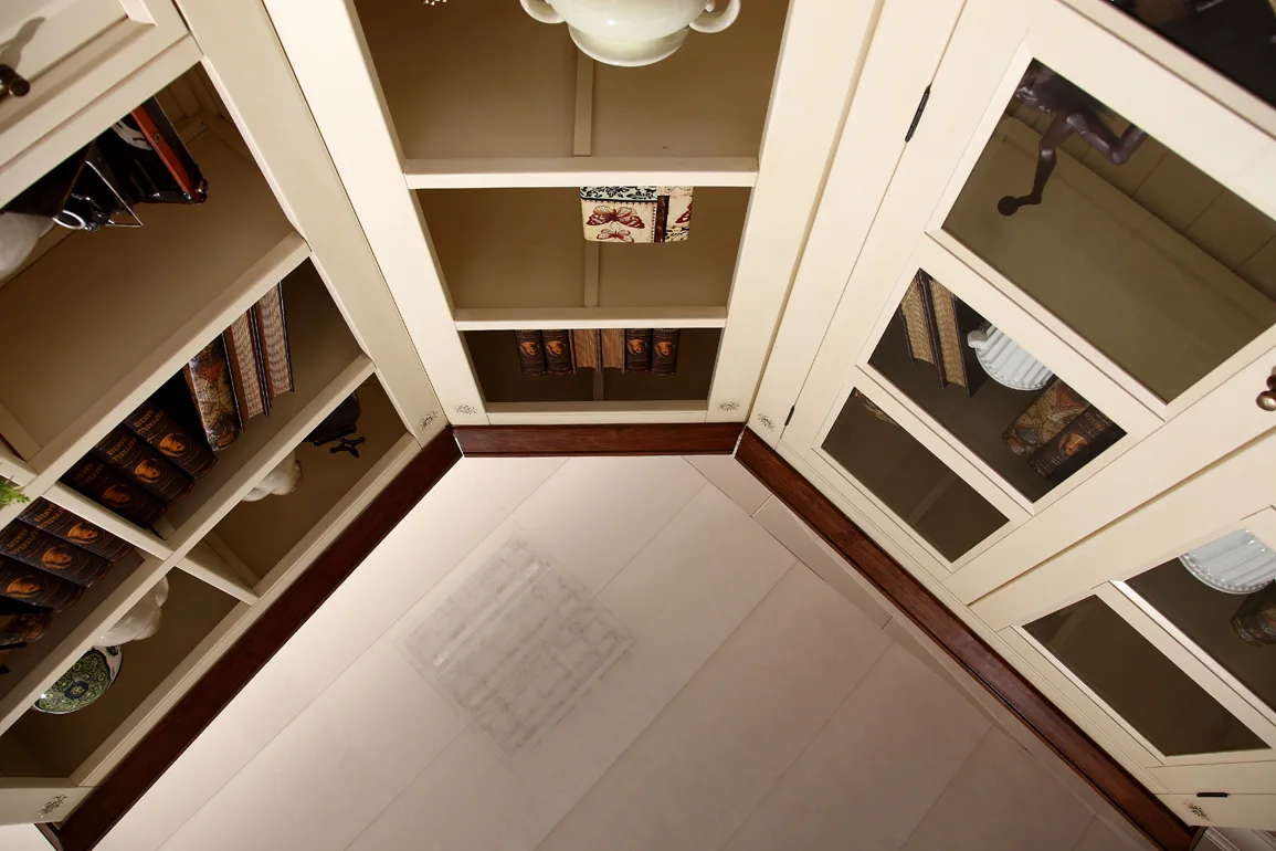 Cabinets, dressers and shelves 1FC7770479CE