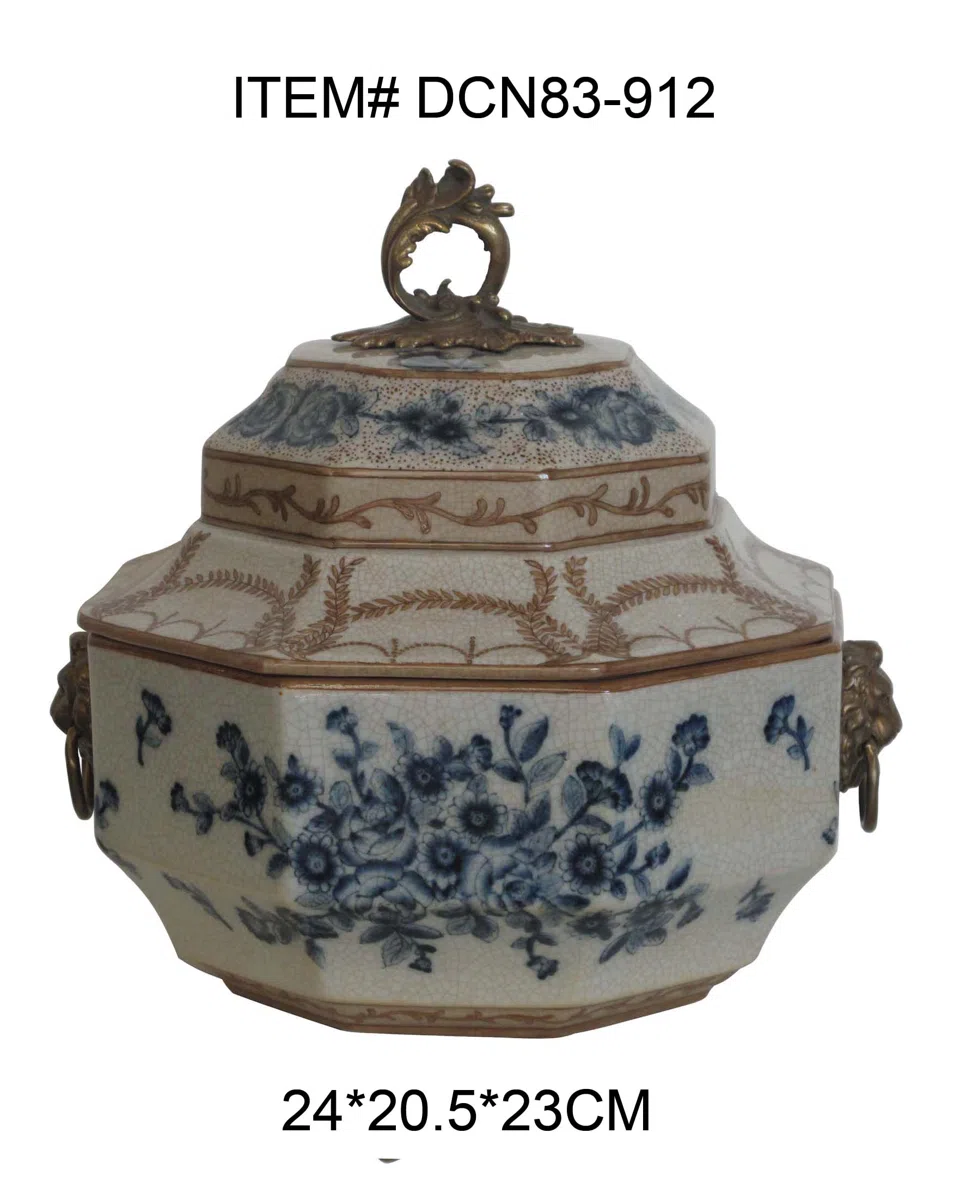 Decor and interior accessory selections DCN83-912