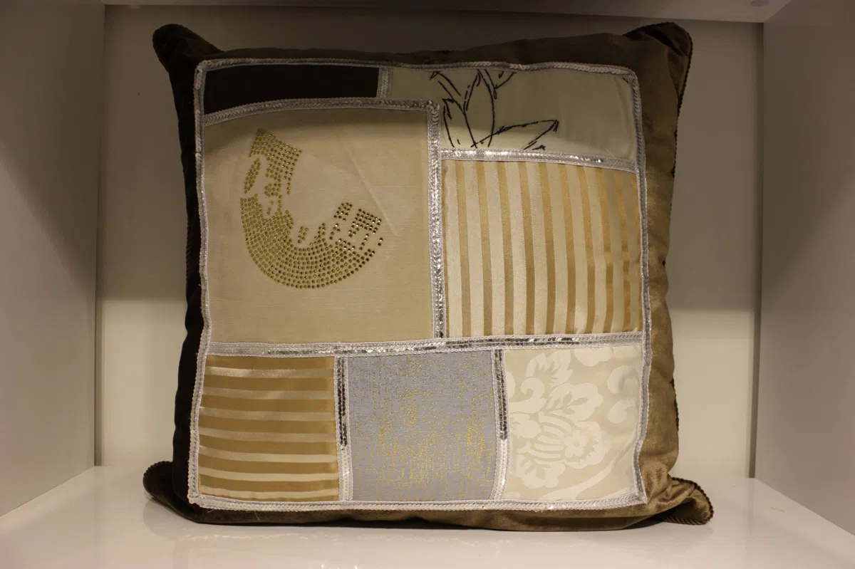 Textiles, curtains and cushions 058