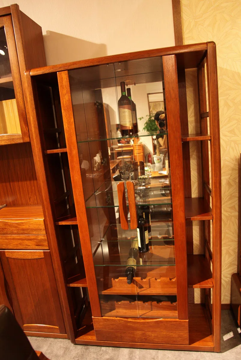 Cabinets, dressers and shelves 23850D53826C