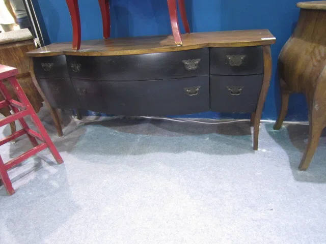 Tables, consoles and tabletops 9F-230
