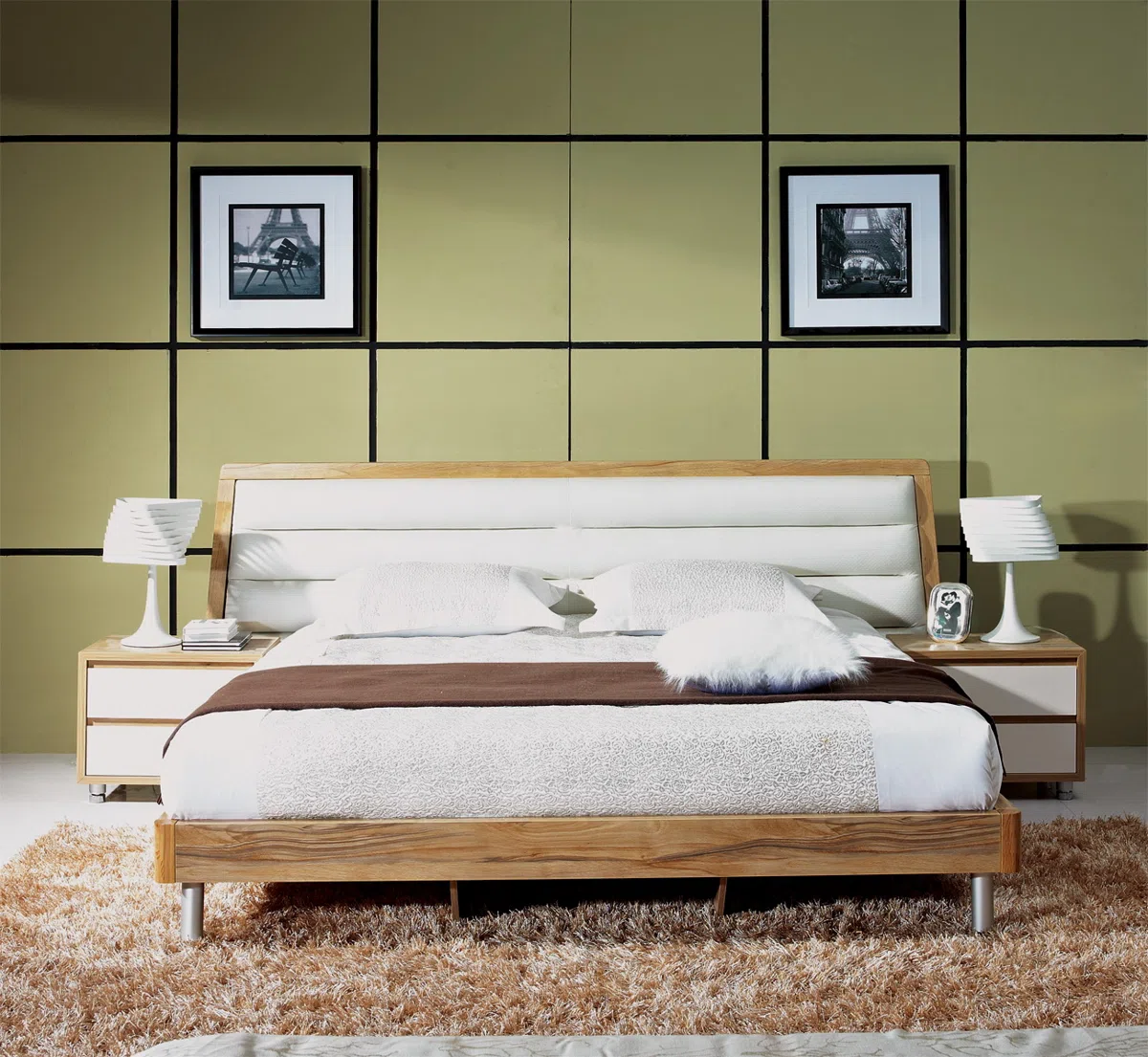 Beds and bedrooms 10A108