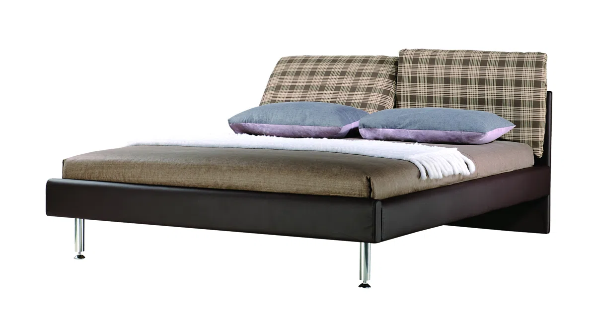 Beds and bedrooms B1031