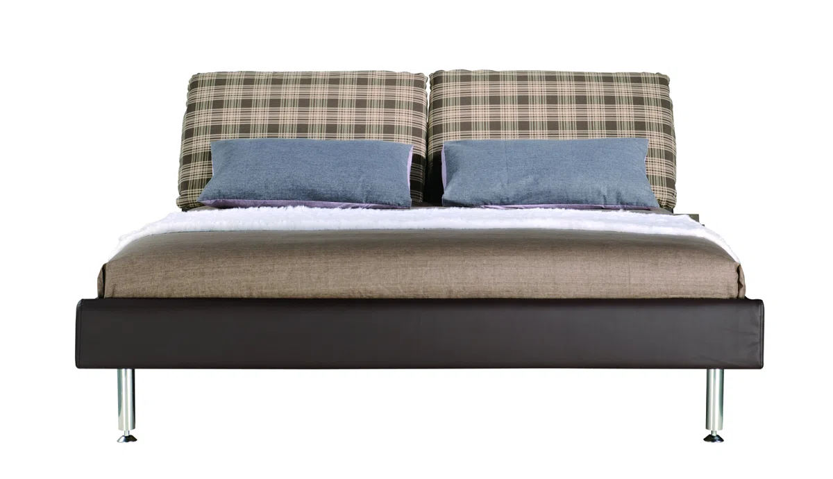 Beds and bedrooms B1031