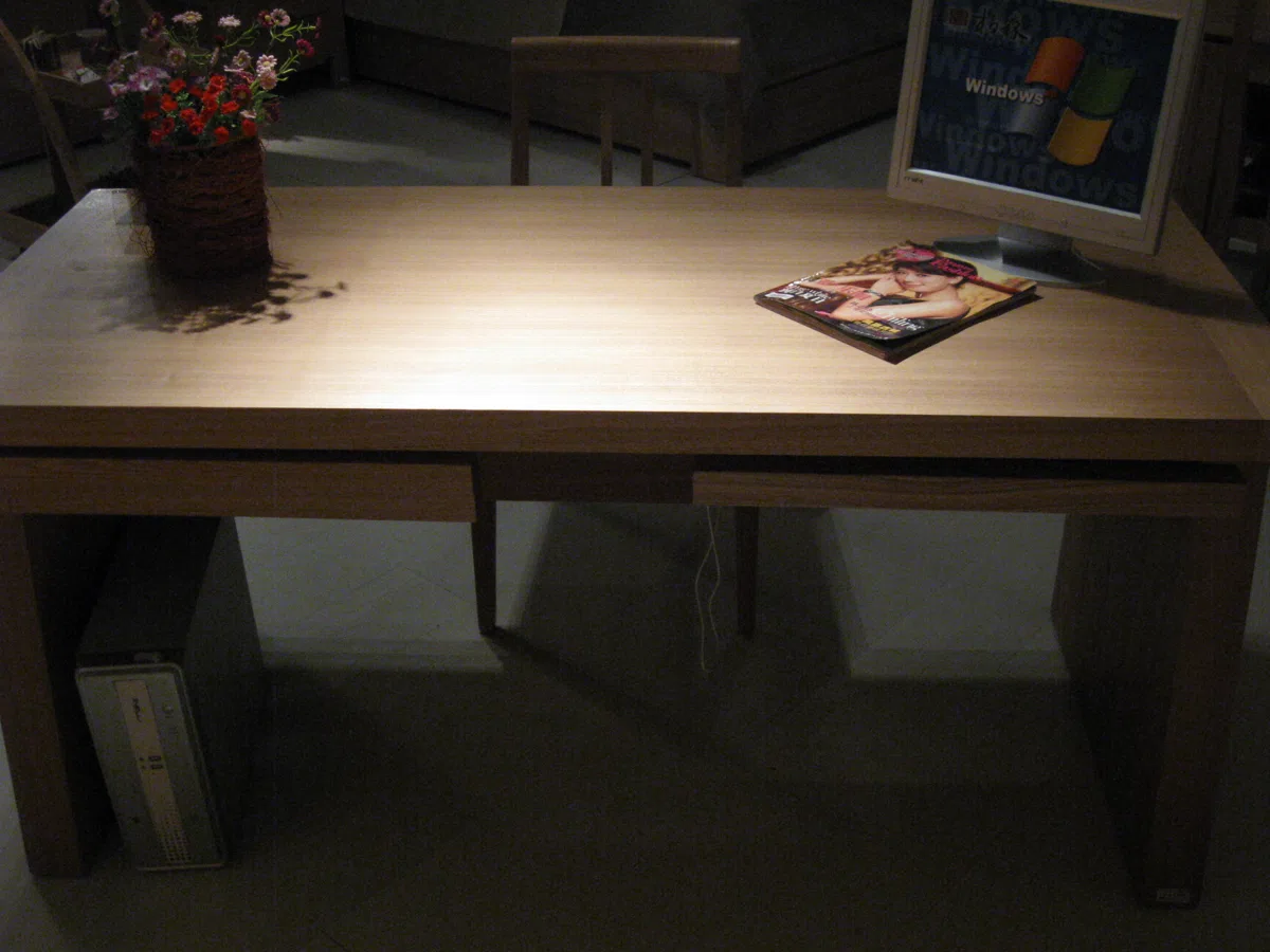 Tables, consoles and tabletops IMG_0382
