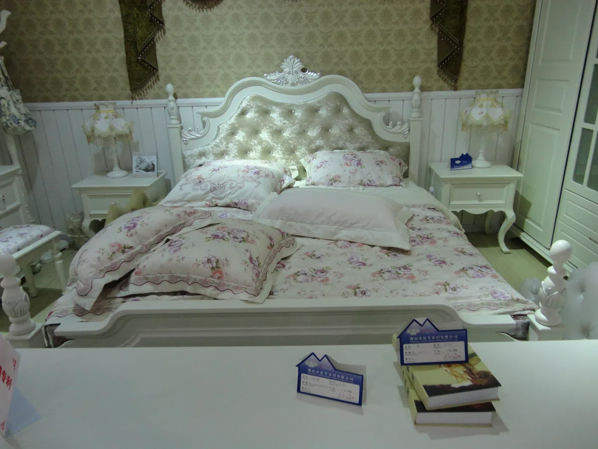 Beds and bedrooms BT903