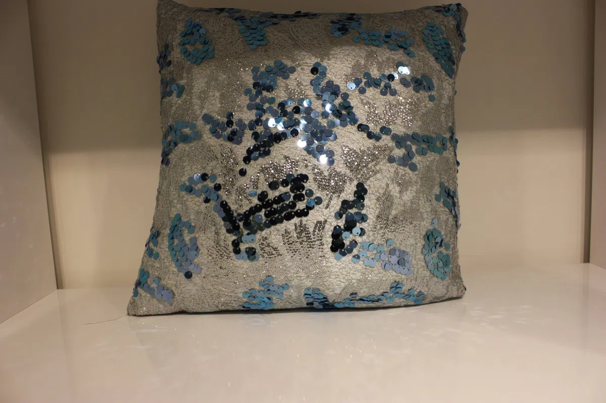 Textiles, curtains and cushions 065