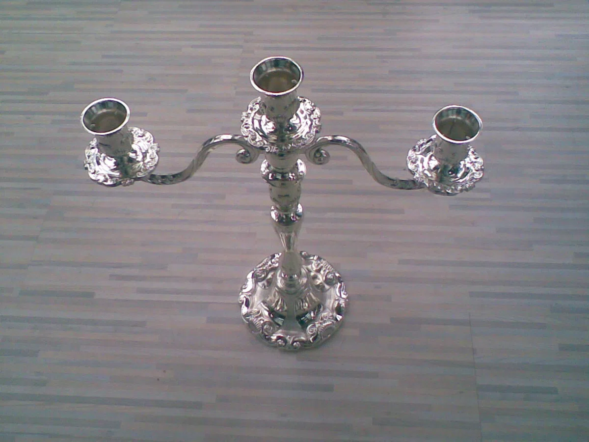 Candle holders and candelabras 2EDFE4B6E41B