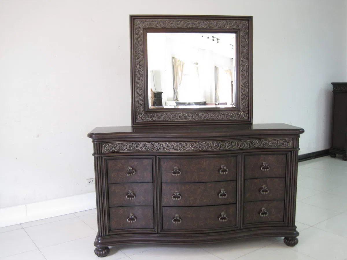 Cabinets, dressers and shelves 674 Finish Sample 2013Jan17_56