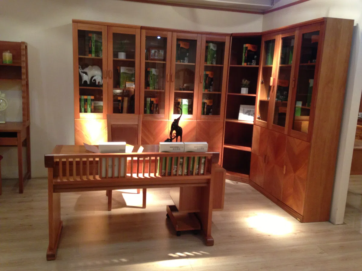 Cabinets, dressers and shelves IMG_1871