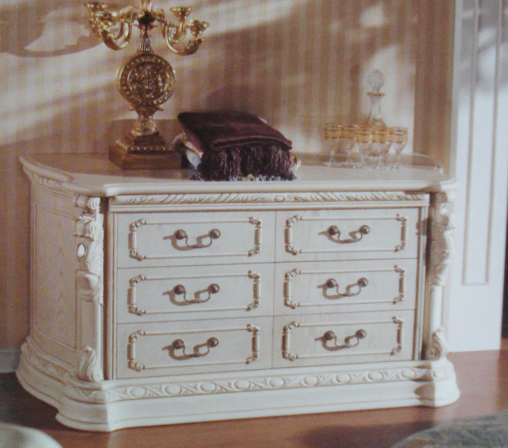 Cabinets, dressers and shelves DSC06807