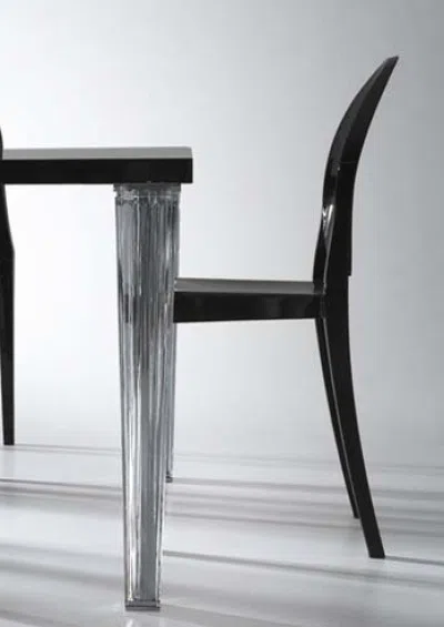 Tables, consoles and tabletops 98
