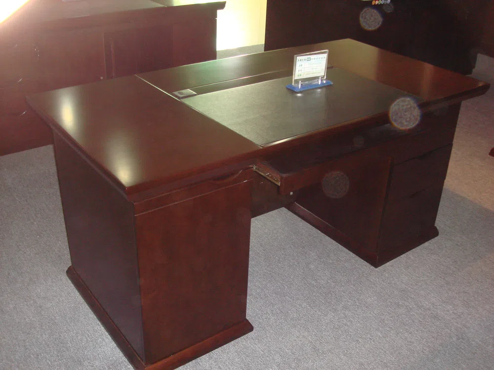 Tables, consoles and tabletops H02161