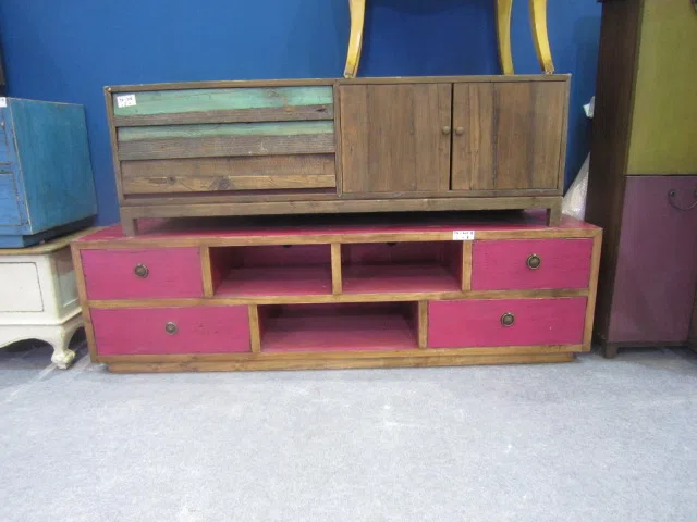 Cabinets, dressers and shelves F-306
