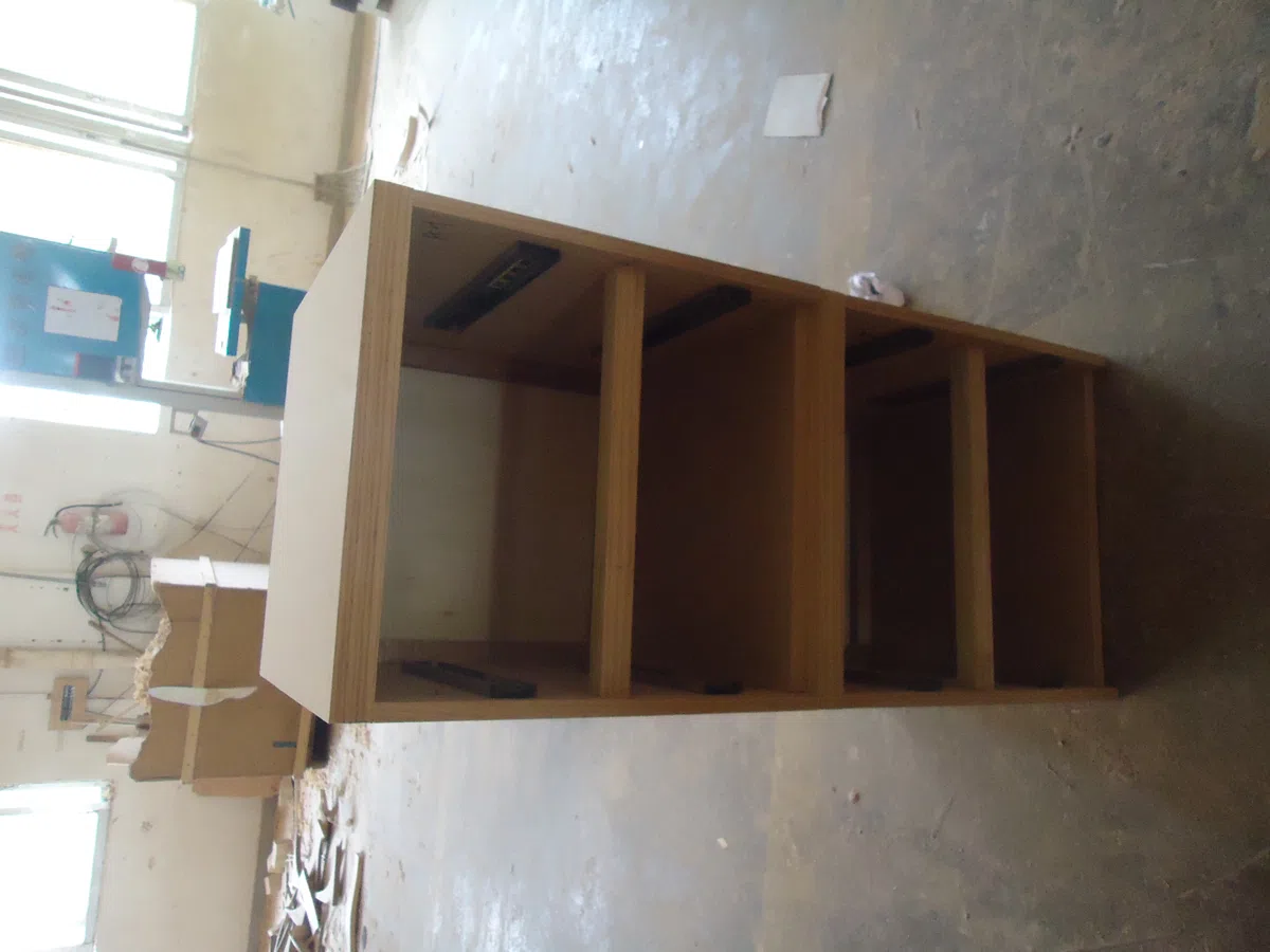 Cabinets, dressers and shelves DSC08073