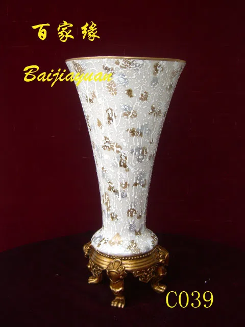 Decor and interior accessory selections C039