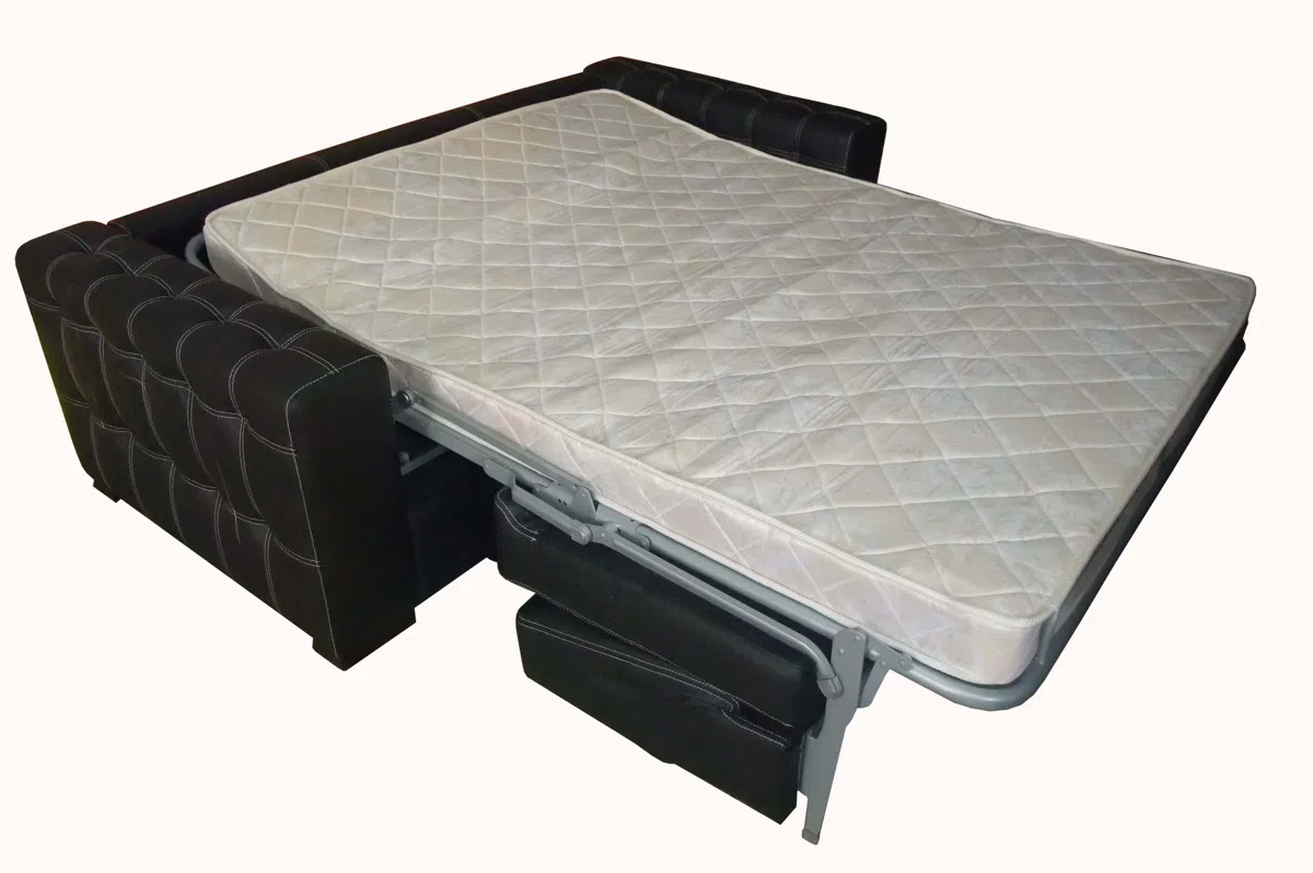 Beds and bedrooms FM070.JPG