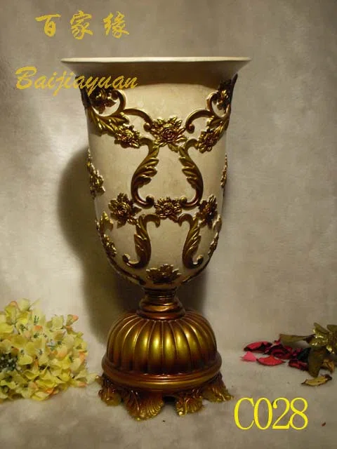 Decor and interior accessory selections C028