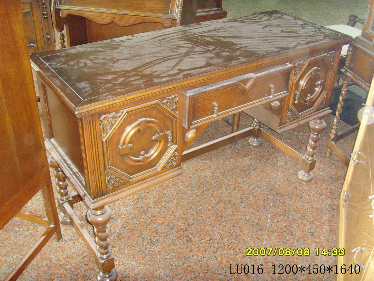 Tables, consoles and tabletops LU016