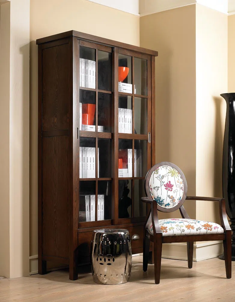 Cabinets, dressers and shelves R-198