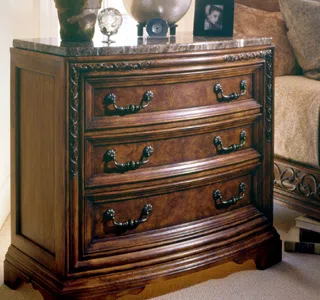 Cabinets, dressers and shelves 220_141