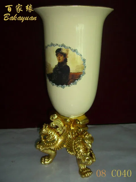 Decor and interior accessory selections C040